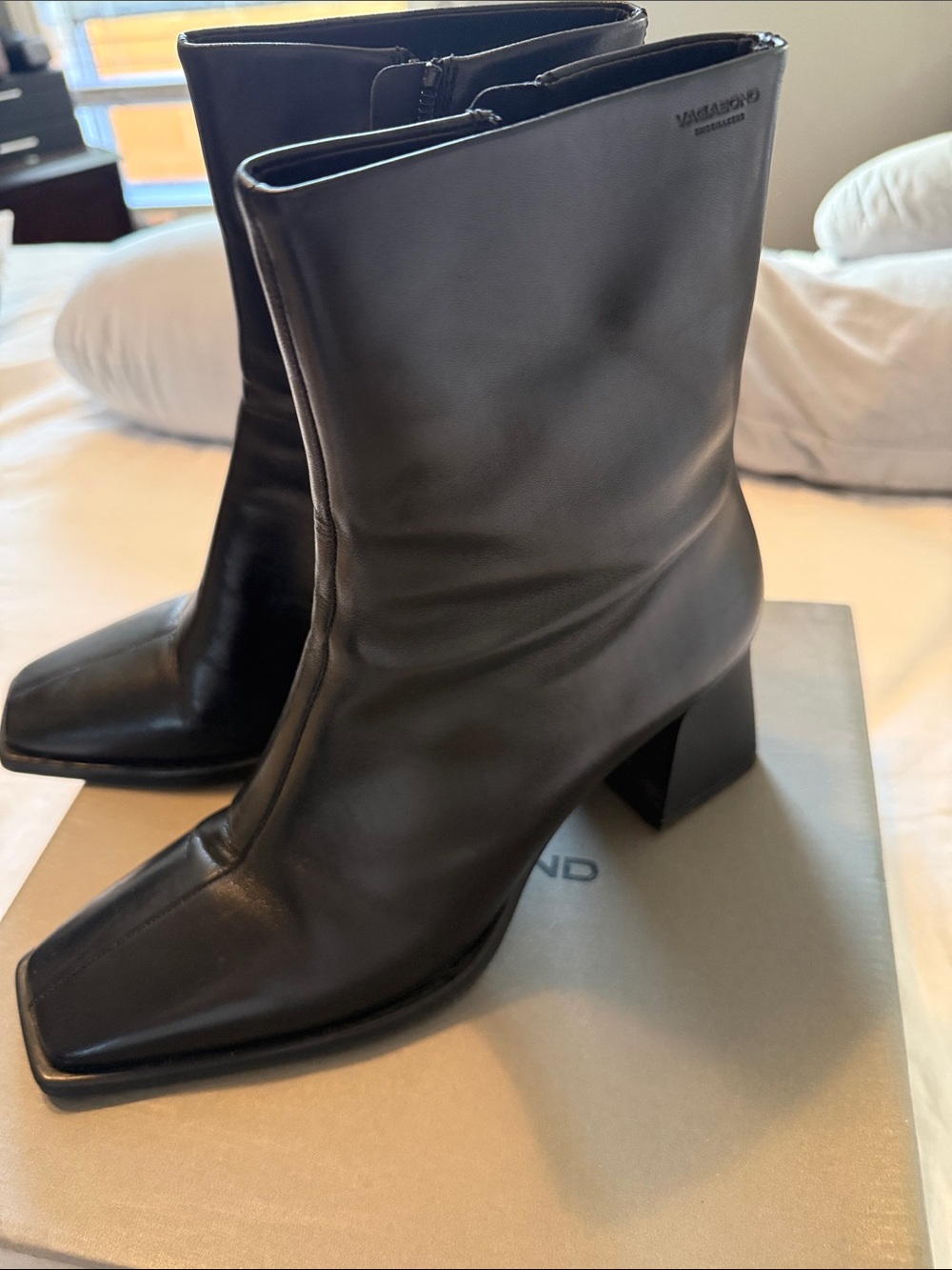Vagabond Black Square-Toe Mid-Calf Boots - Picture 4 of 6